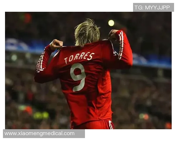 意大利足球传奇托尼：从锋线杀手到国家队英雄的辉煌历程